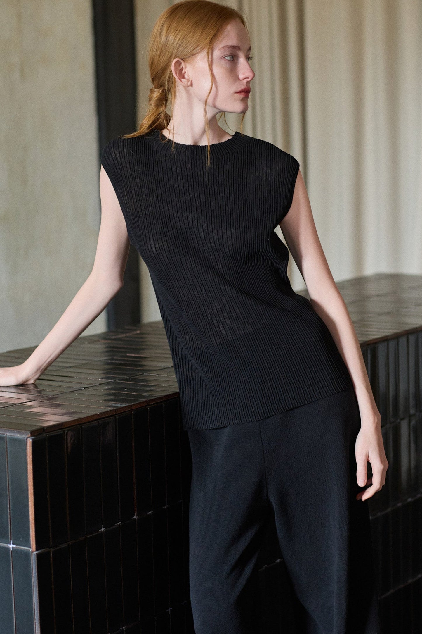 Black Linen Knitted T-Shirt