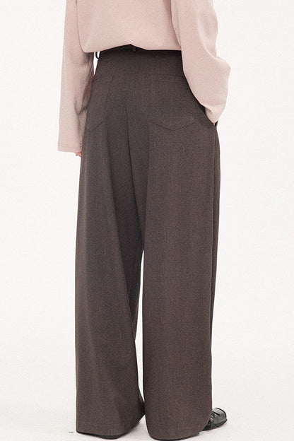 Curved Blade Pleated Wide-Leg Pants