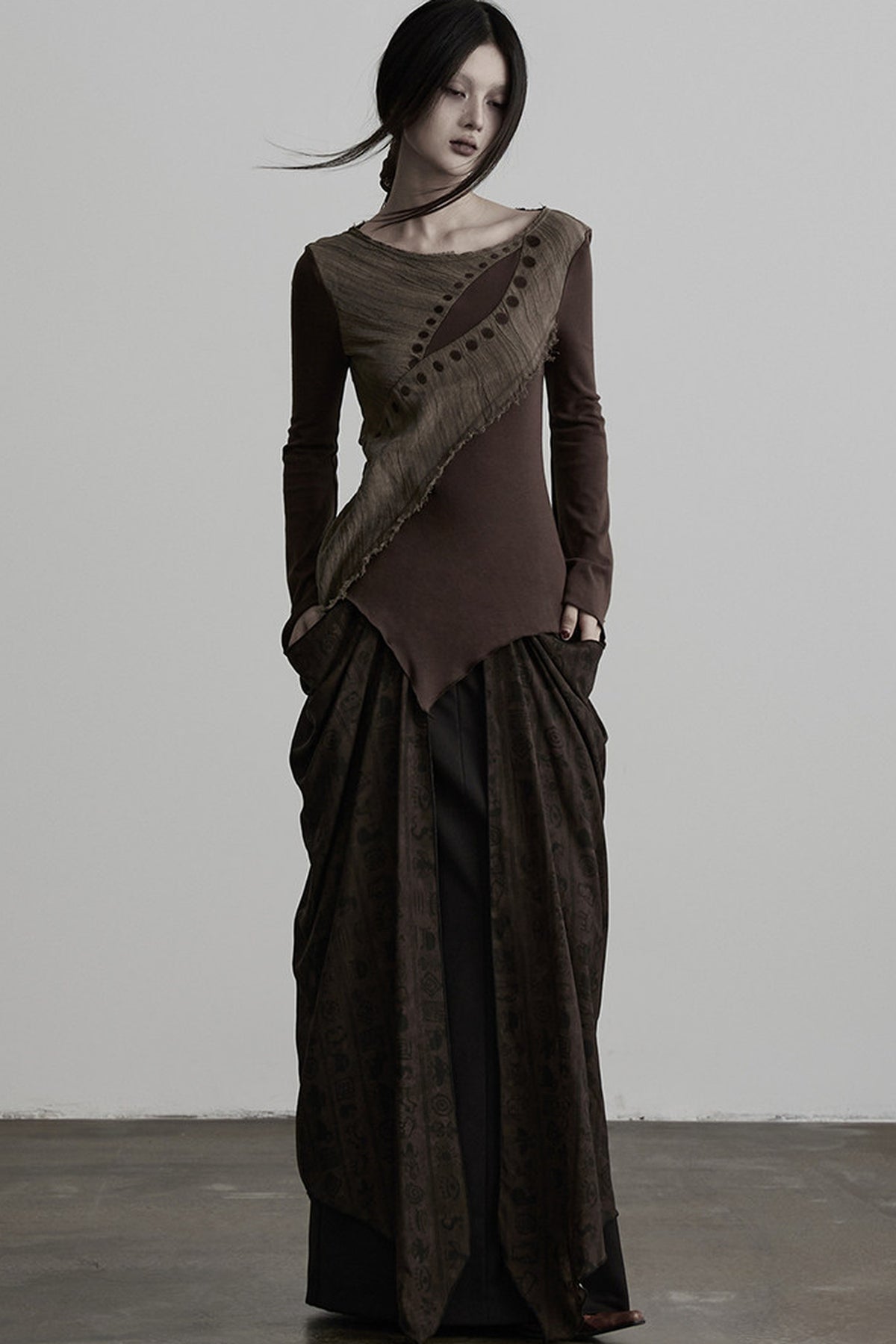 Asymmetrical Eye Embroidery Knit Top