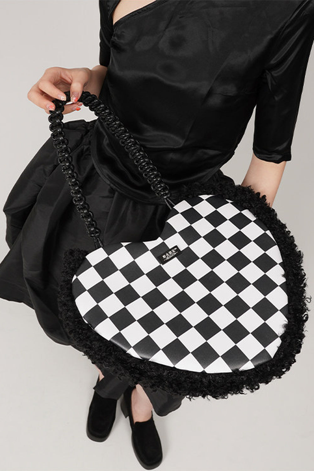 Sac bandoulière sous le bras tissé moelleux en forme de cœur