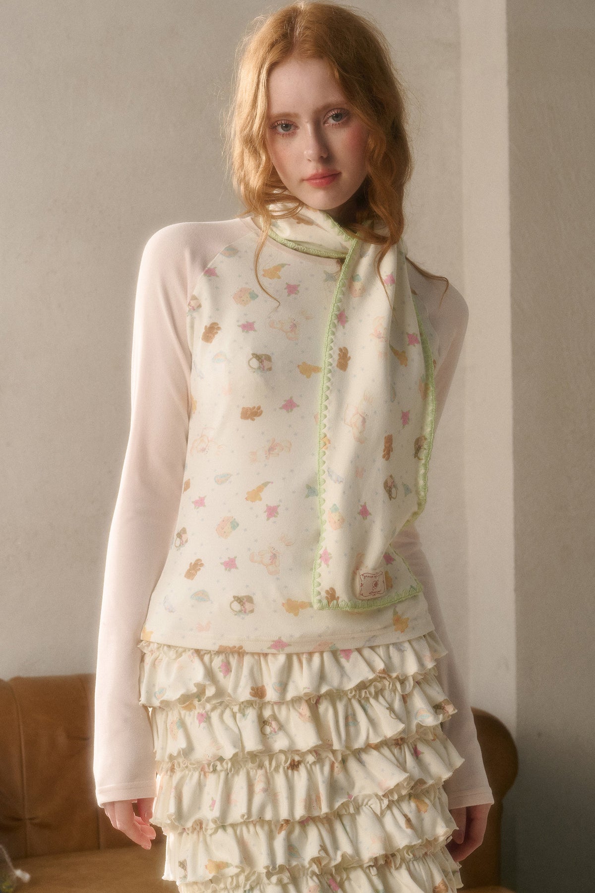 Set aus Sweatshirt mit verspieltem Print und Stufenrock