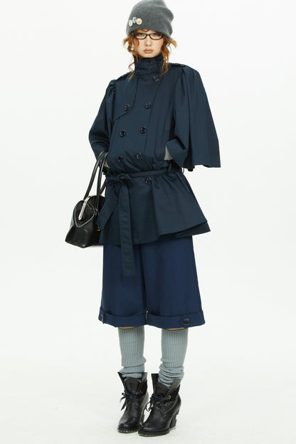 Marineblauer Trenchcoat mit Cape-Ärmeln und zweireihiger Knopfleiste