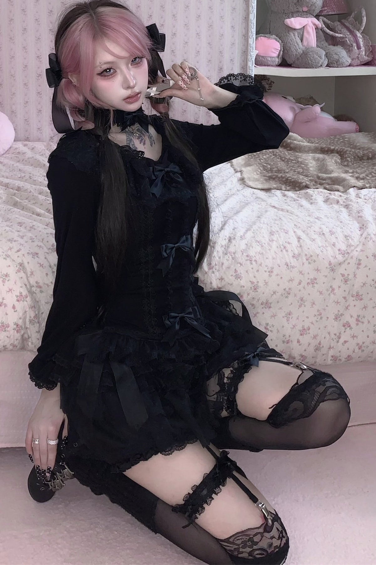 Multi-Layered Lace Bow Long Sleeve T-Shirt