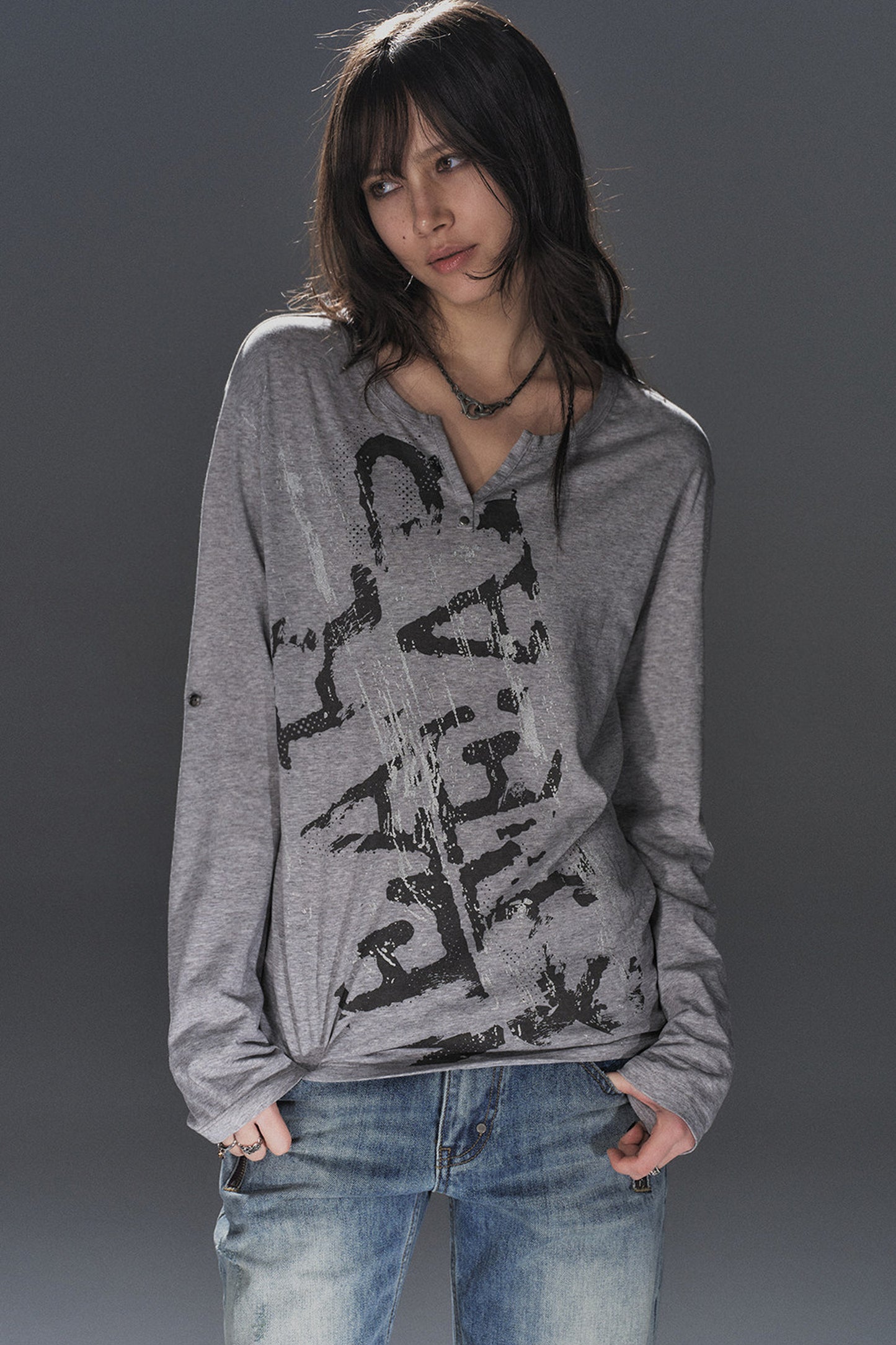 Silver Broken Print V-Neck Long-Sleeved T-Shirt