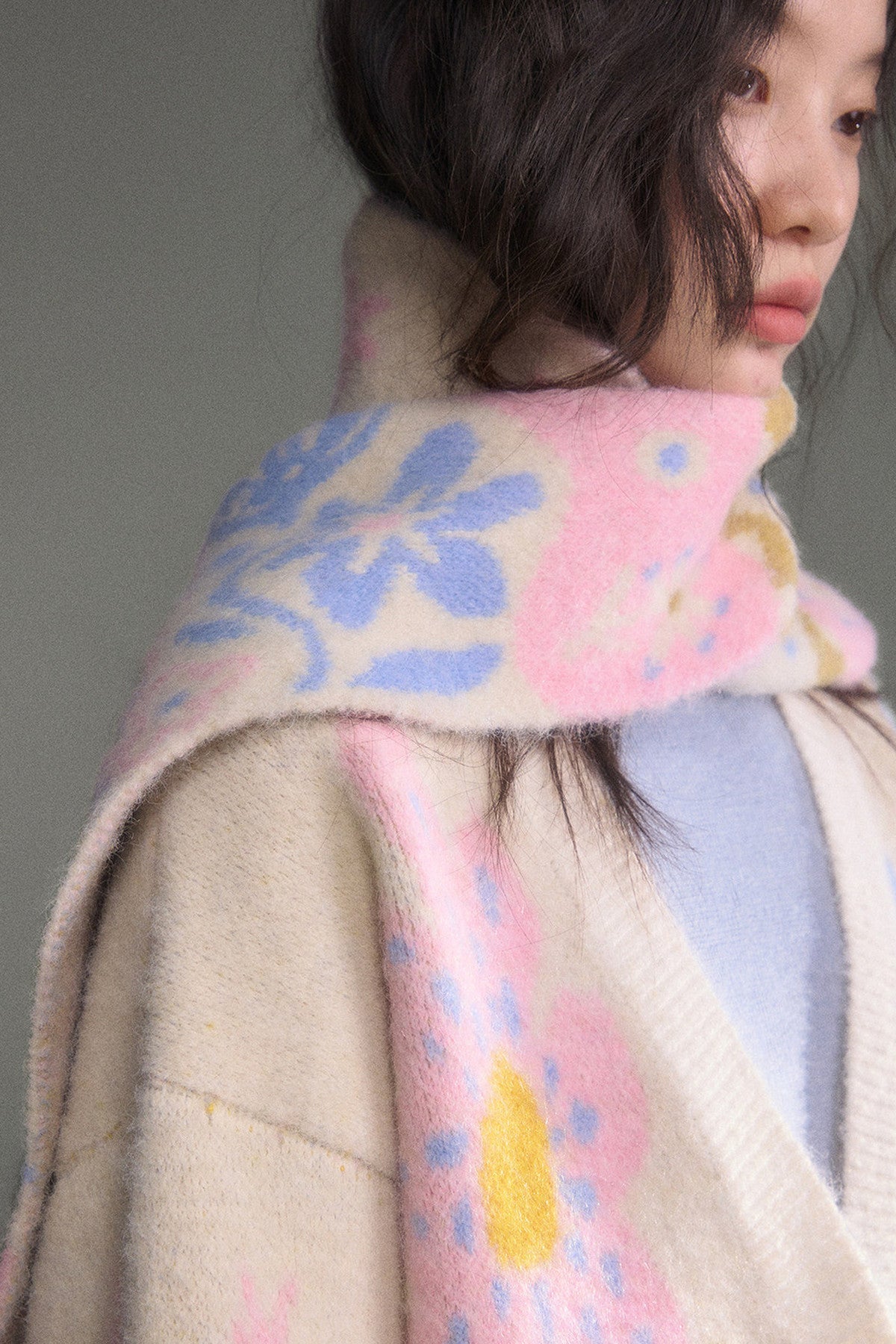 Retro Bird And Flower Jacquard Tassel Scarf