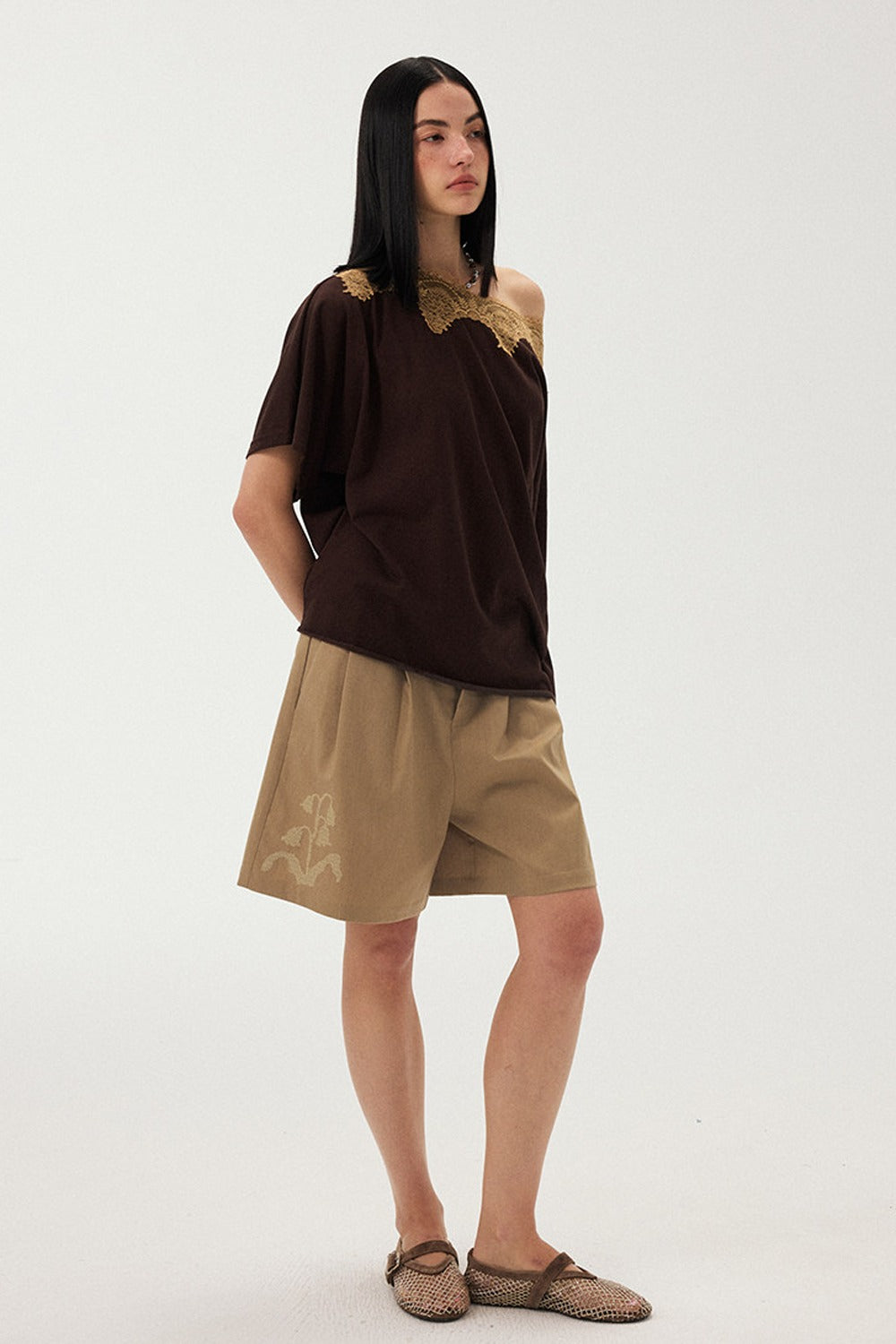 Pleated Coffee Wide-Leg Shorts