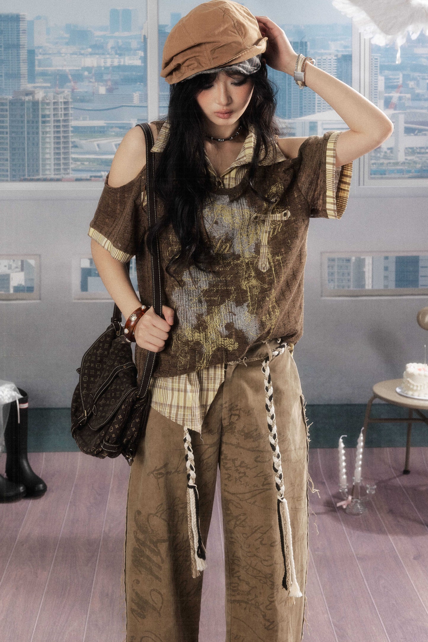 Kurzärmeliges Polotop mit hellem Asia-Print