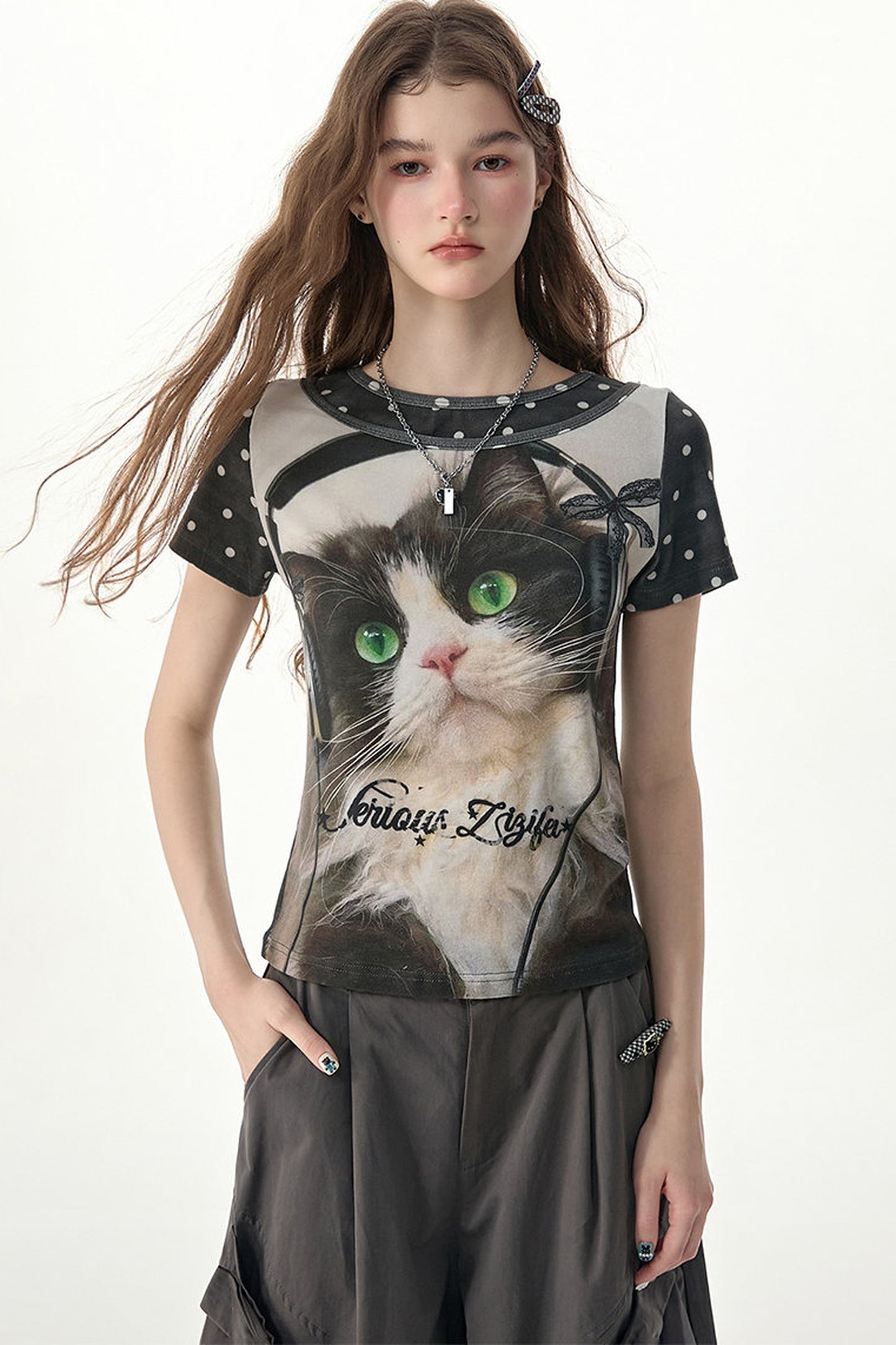 Gepunktetes Katzen-Kopfhörer-T-Shirt