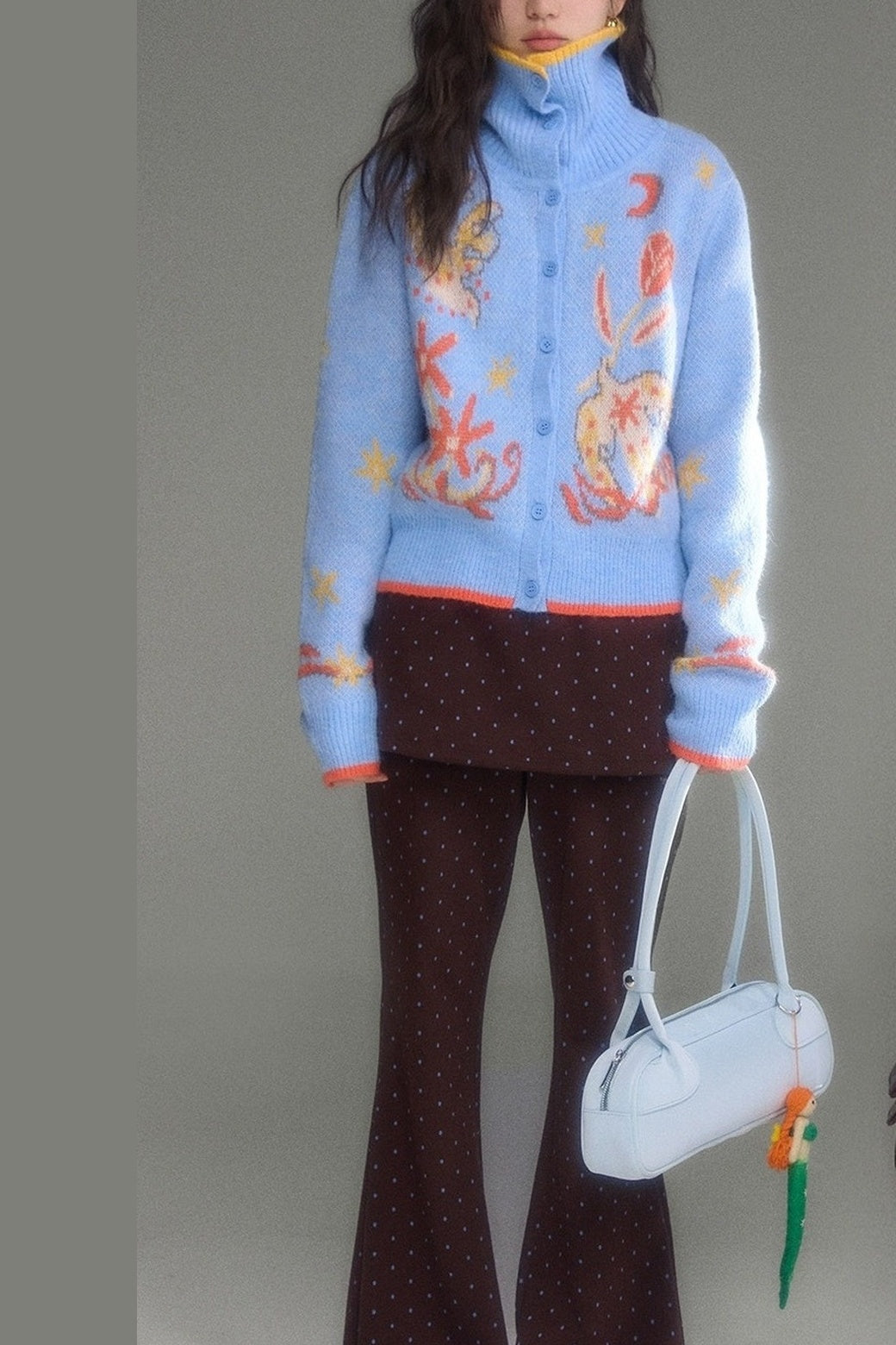 Set con felpa con cappuccio, gonna e pantaloni