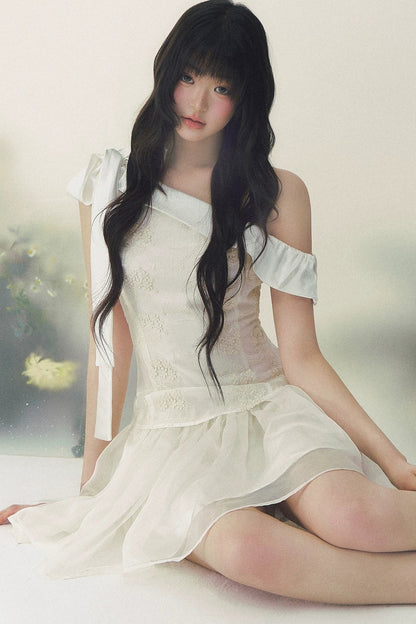 Robe midi princesse en satin brodé