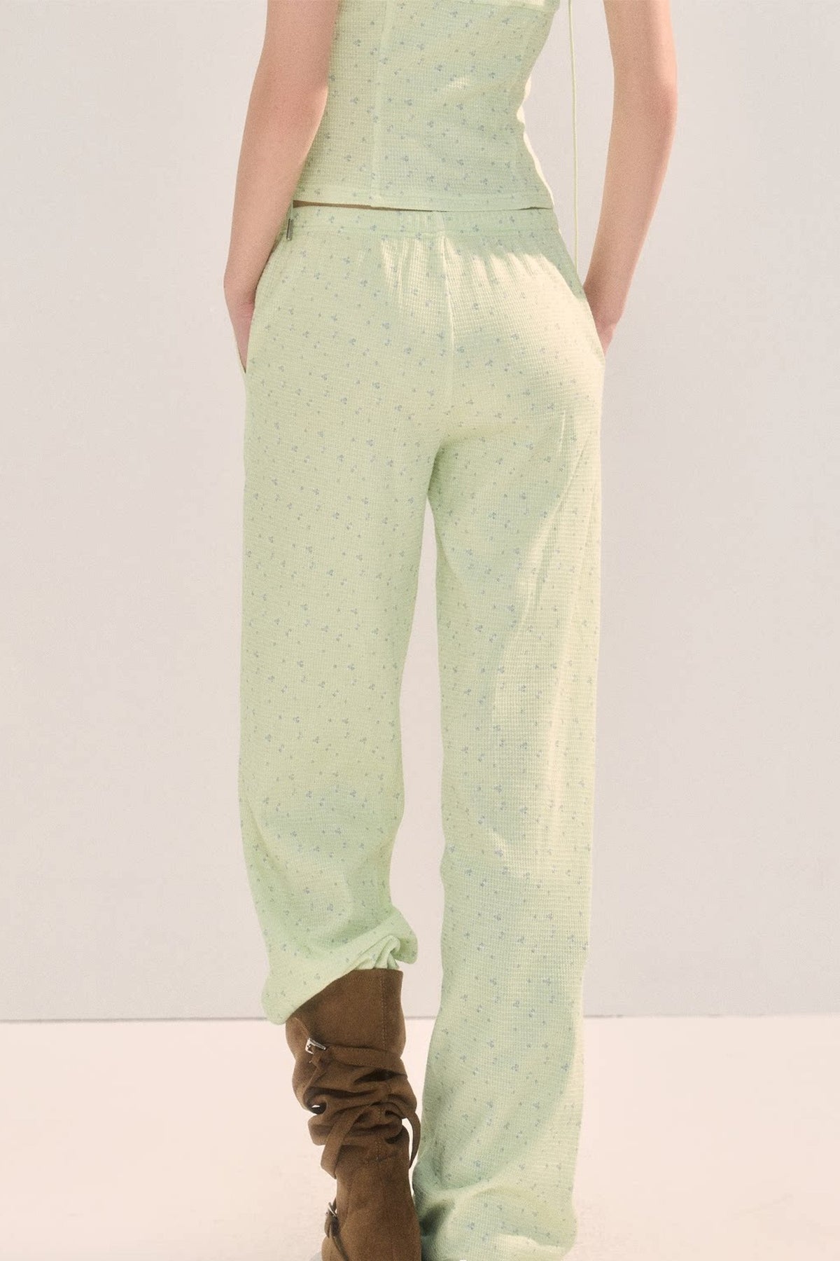 Pantaloni a gamba dritta verde chiaro dalla vestibilità morbida