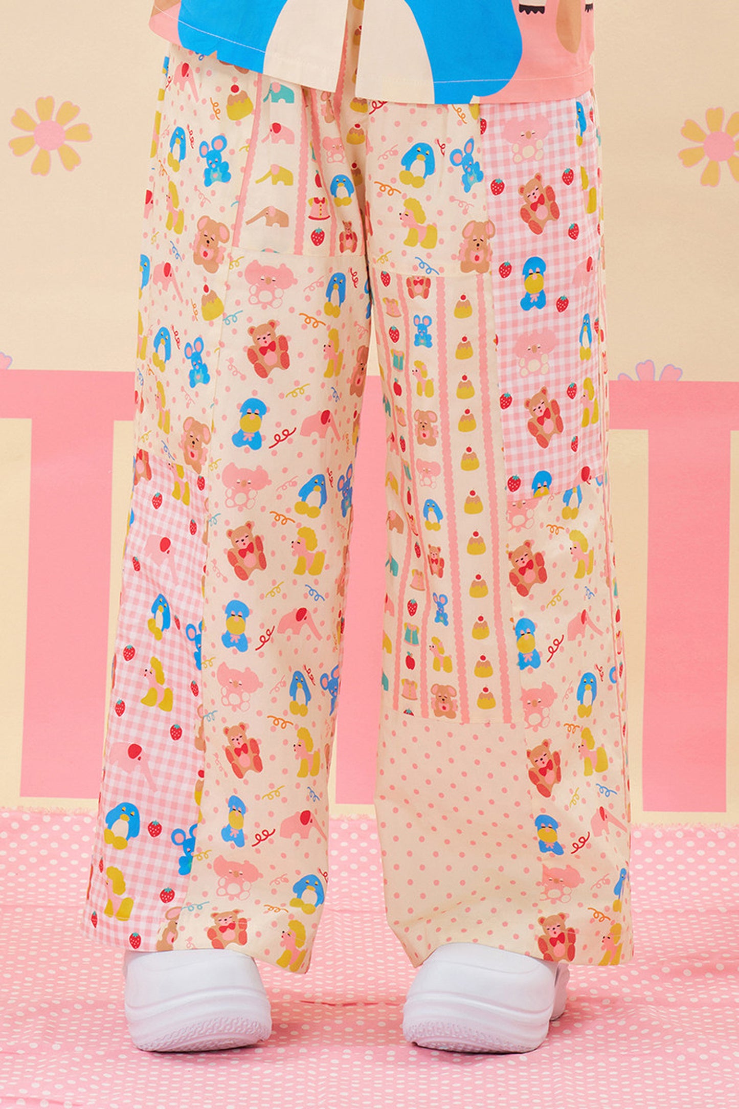 Bunte Patchwork-Hose mit weitem Bein