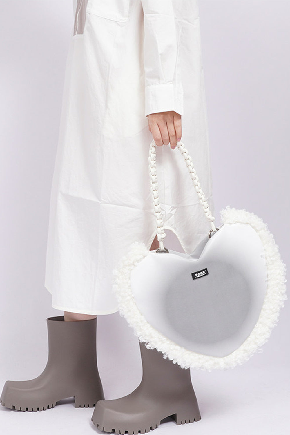 Borsa a tracolla in peluche Y2K