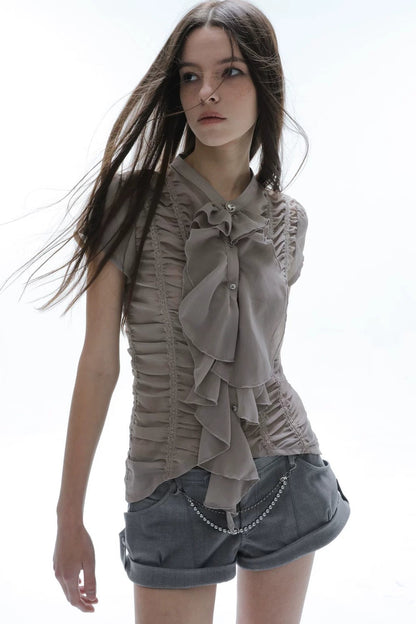 Blusa vittoriana fatta a mano in velo leggero