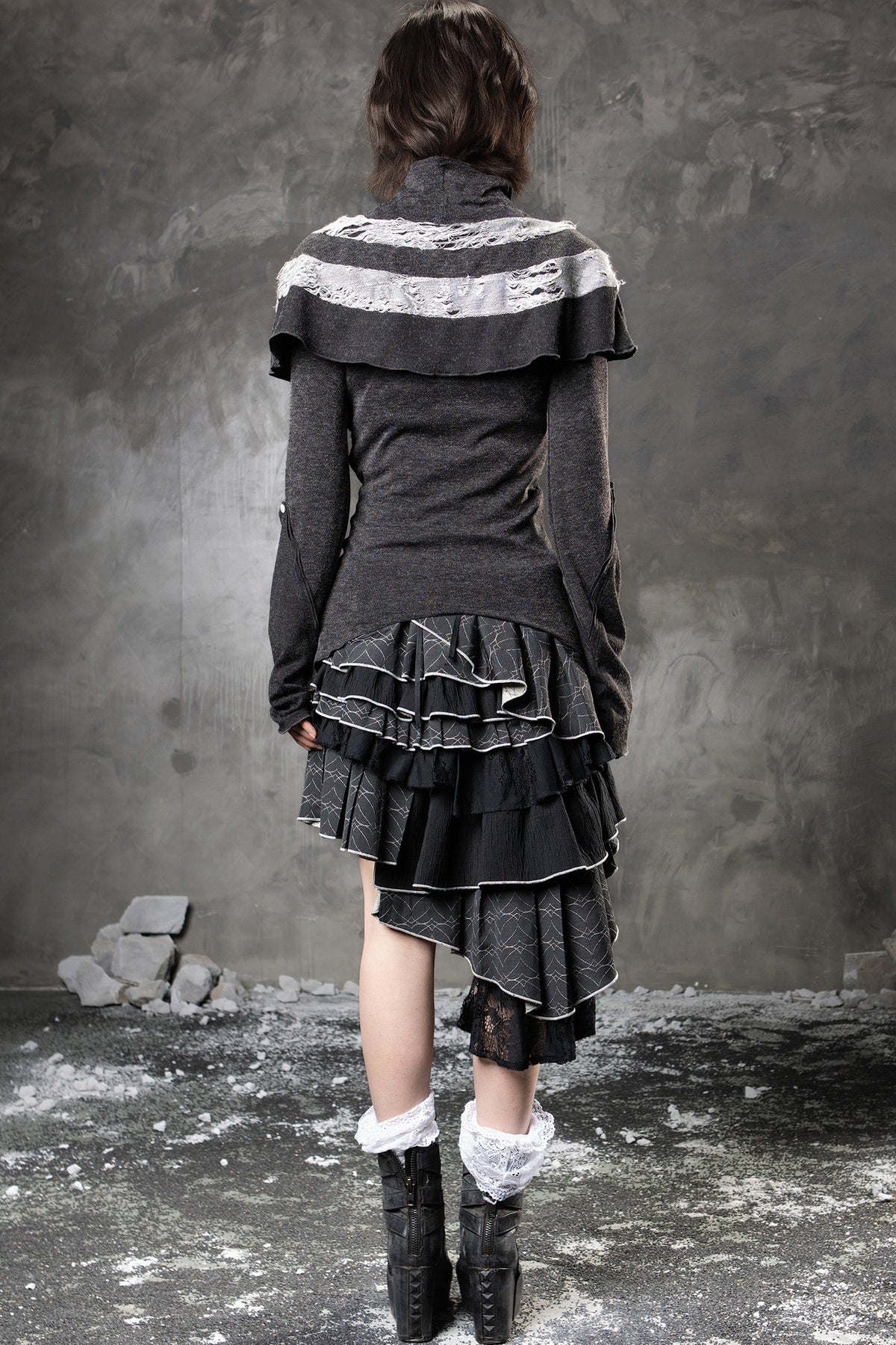 Dark Retro Small Cape Knit Top