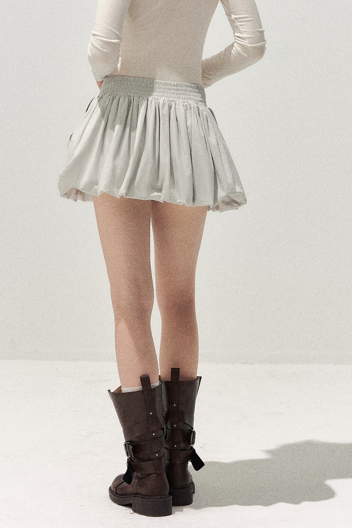 Set trench e gonna scozzese grigio-blu con bottoni decorativi