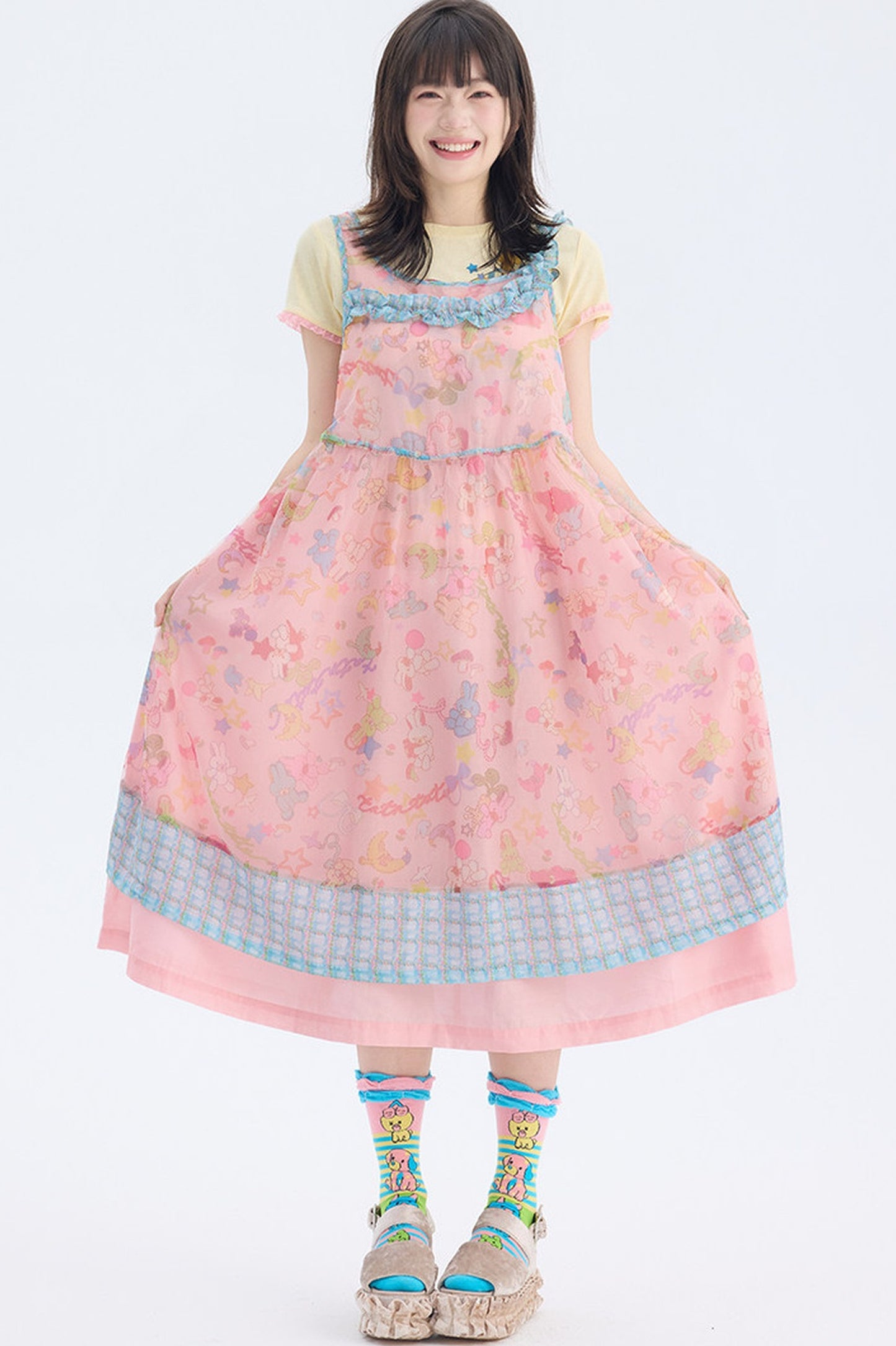 Robe en résille à bretelle asymétrique avec imprimé lapin rose