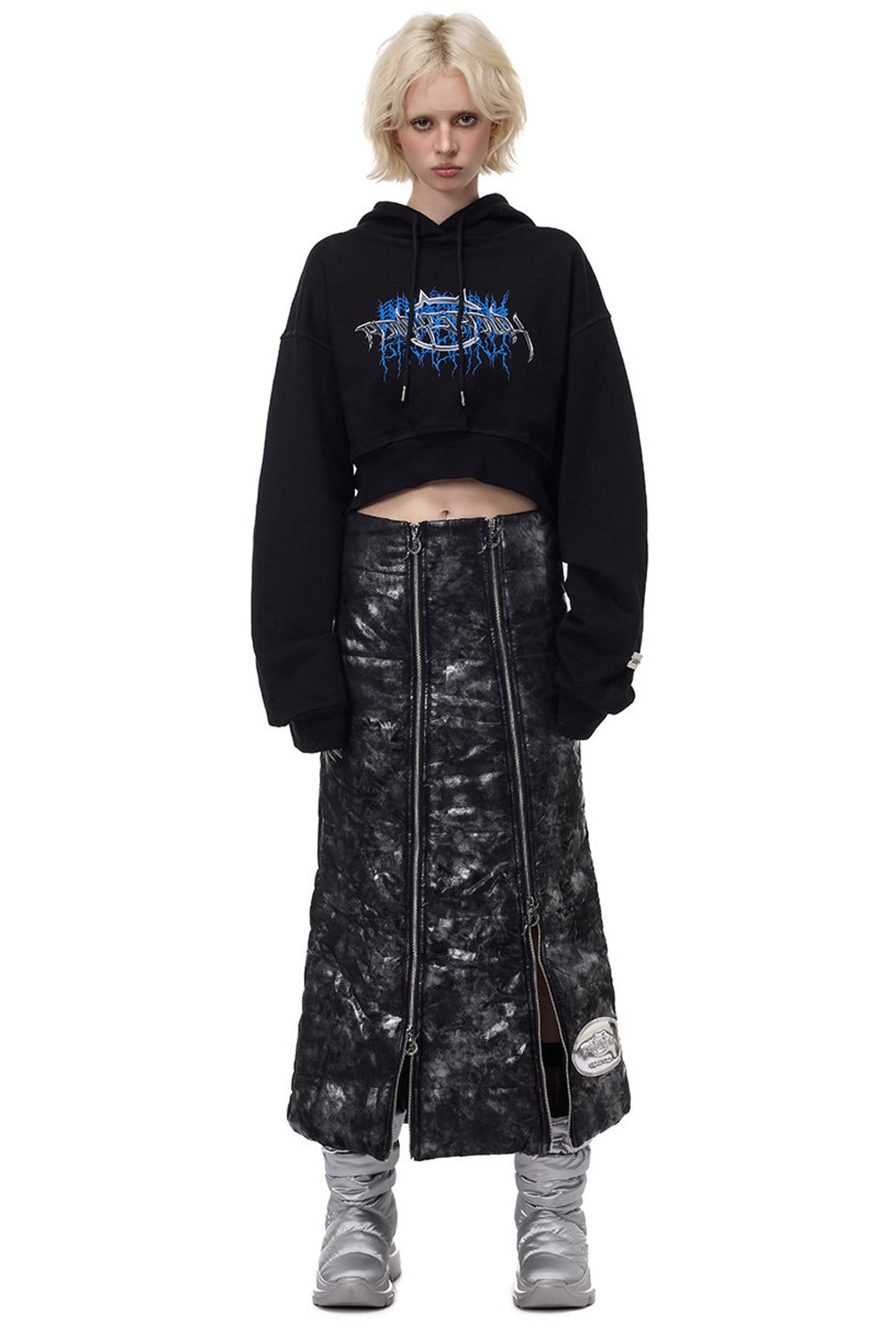 Thorn Print Open Back Cropped Hoodie