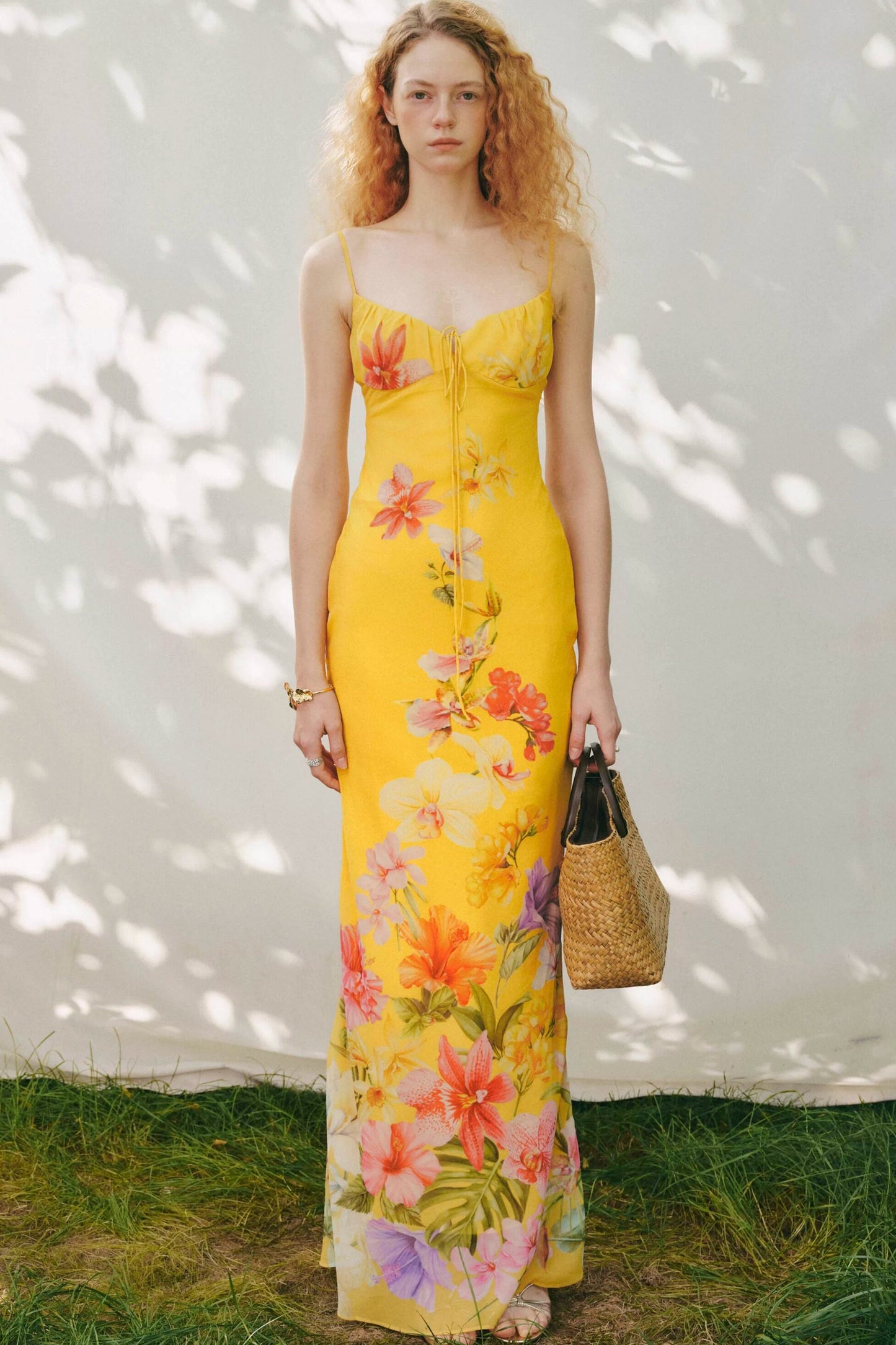 Tropisches handbemaltes Slipkleid mit Blumenmuster und V-Ausschnitt