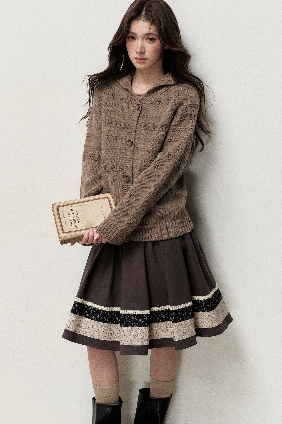 Dicke Strickjacke aus Haselnusswolle