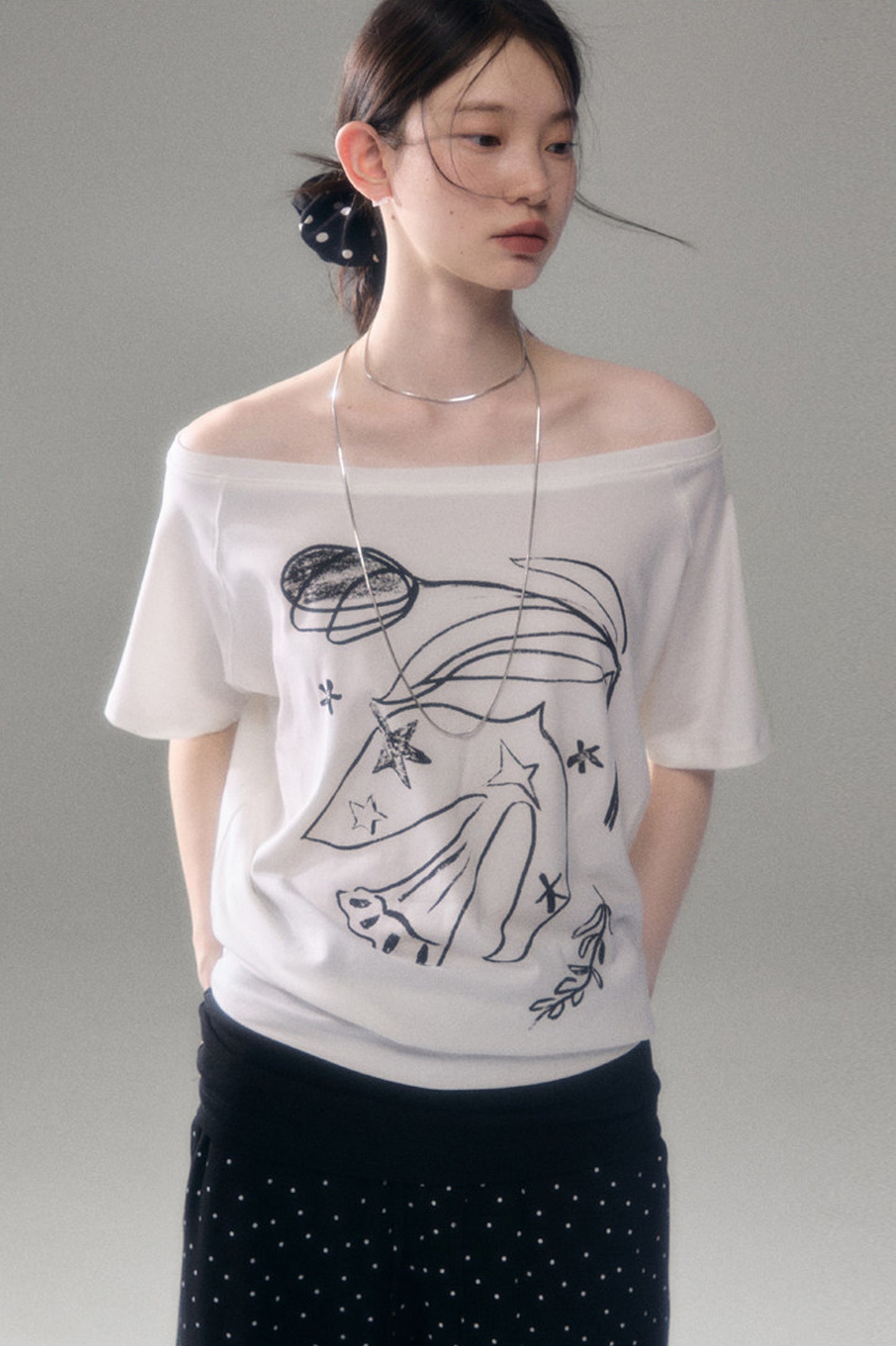 Bird And Tulip Print One-Shoulder Tencel T-Shirt