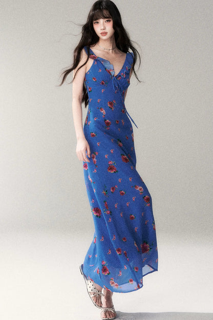 Abito estivo blu con rose
