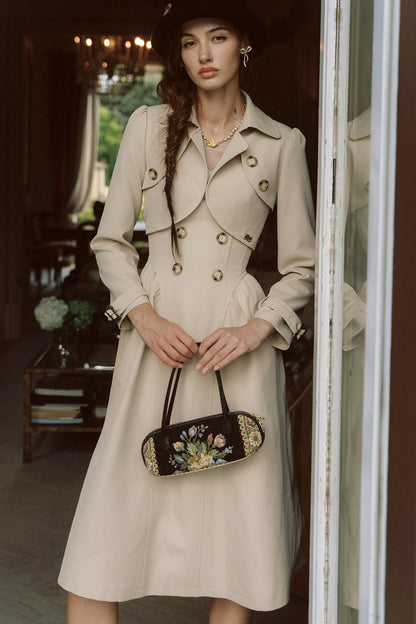 Set aus kurzer Jacke und Kleid