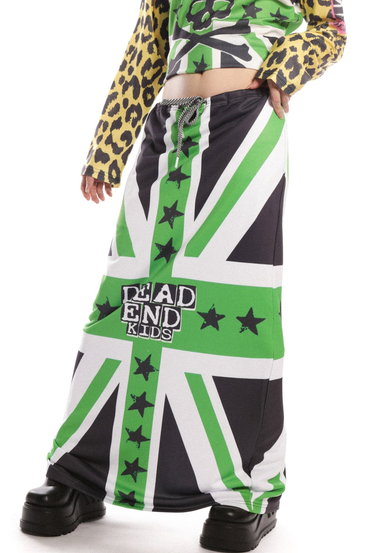 Bodenlanger Rock mit Punkrock-Print