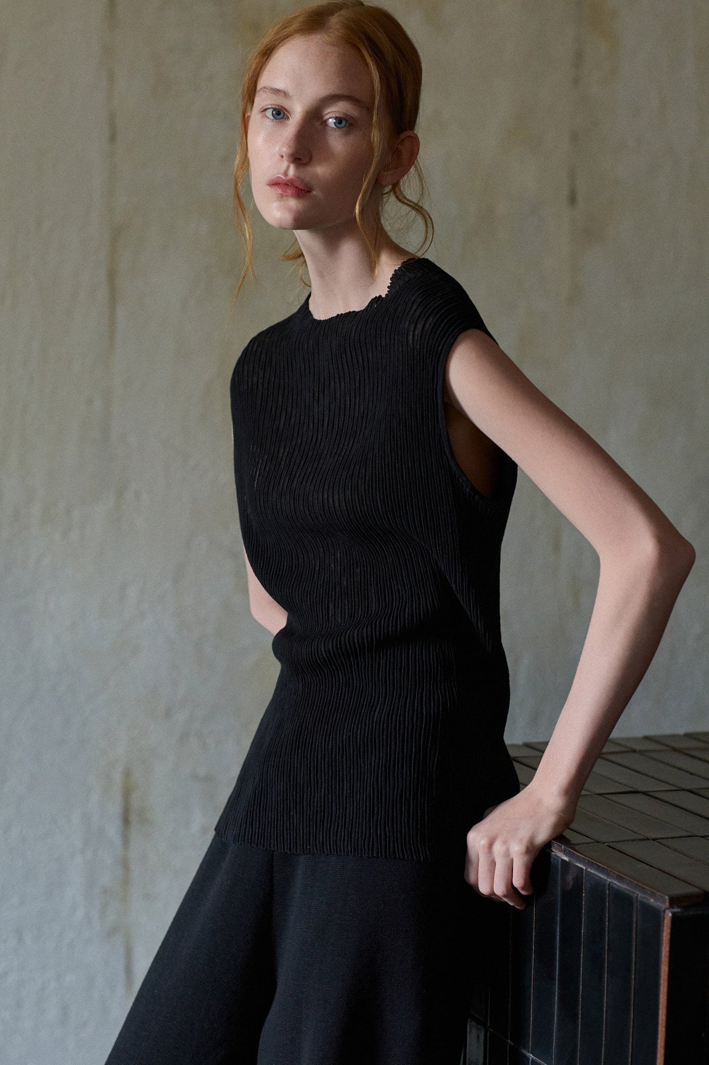 Black Linen Knitted T-Shirt