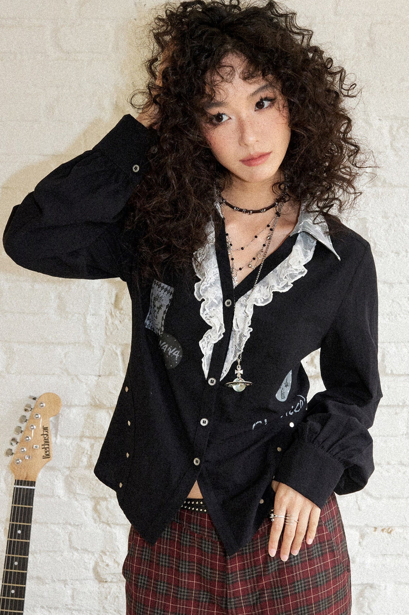 Bluse mit Spitzen- und Blumen-Patchwork