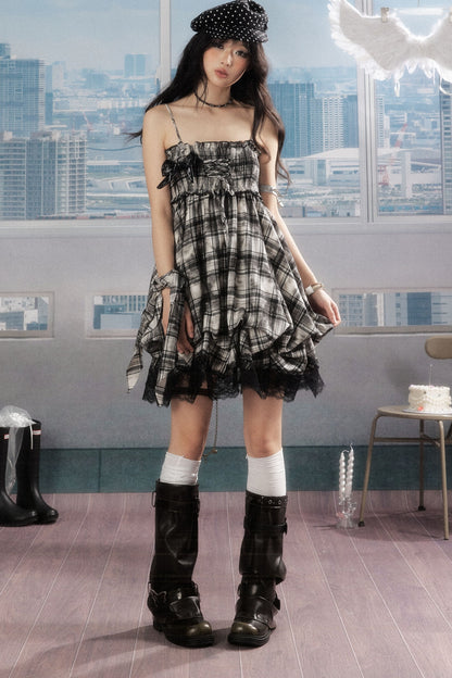 Kariertes Camisole-Kleid mit Spitzen-Patchwork
