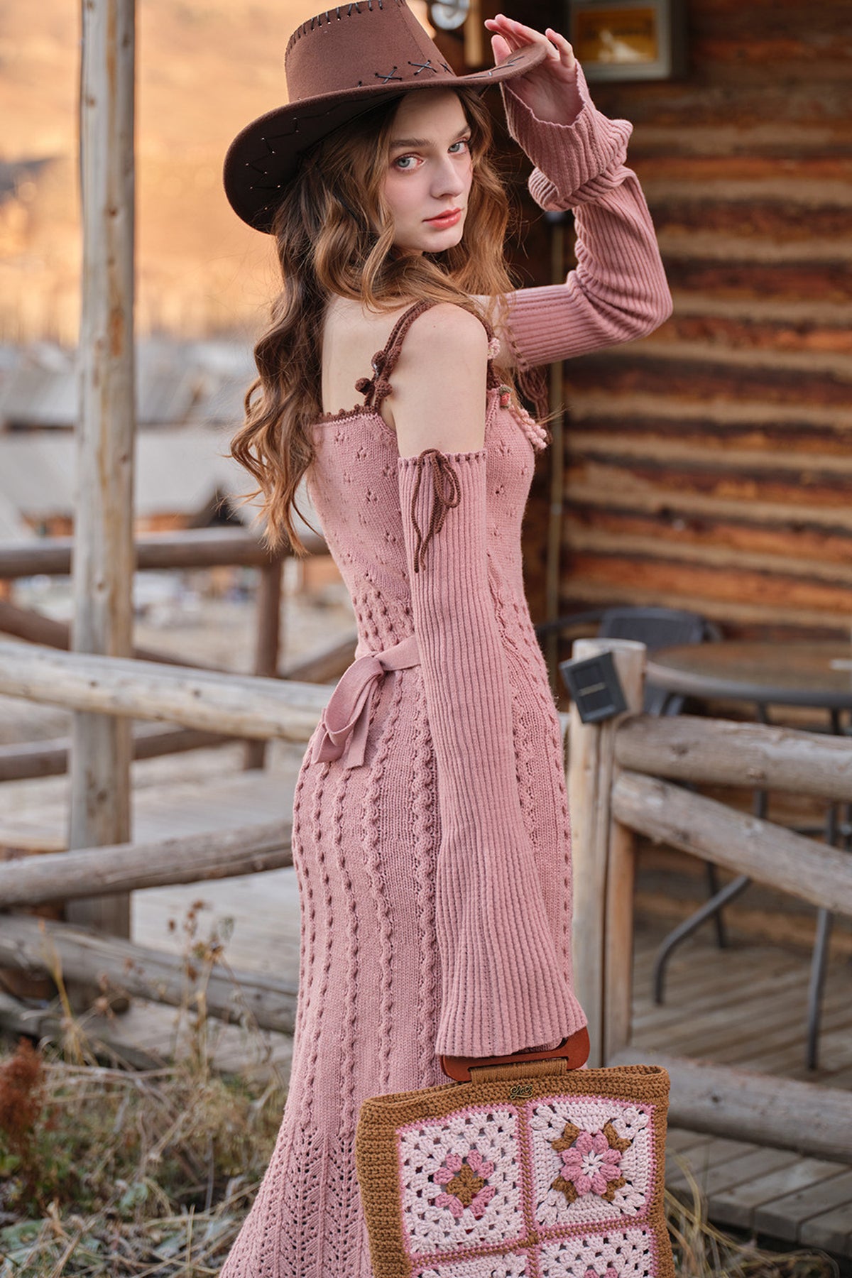 Wollstrick-Cardigan mit Blumenmuster und Kleid-Set