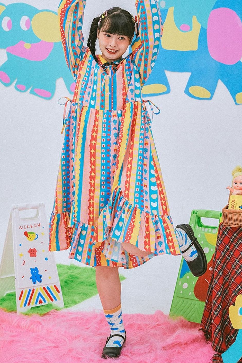 Langarmkleid mit Kindergarten-Paradies-Print