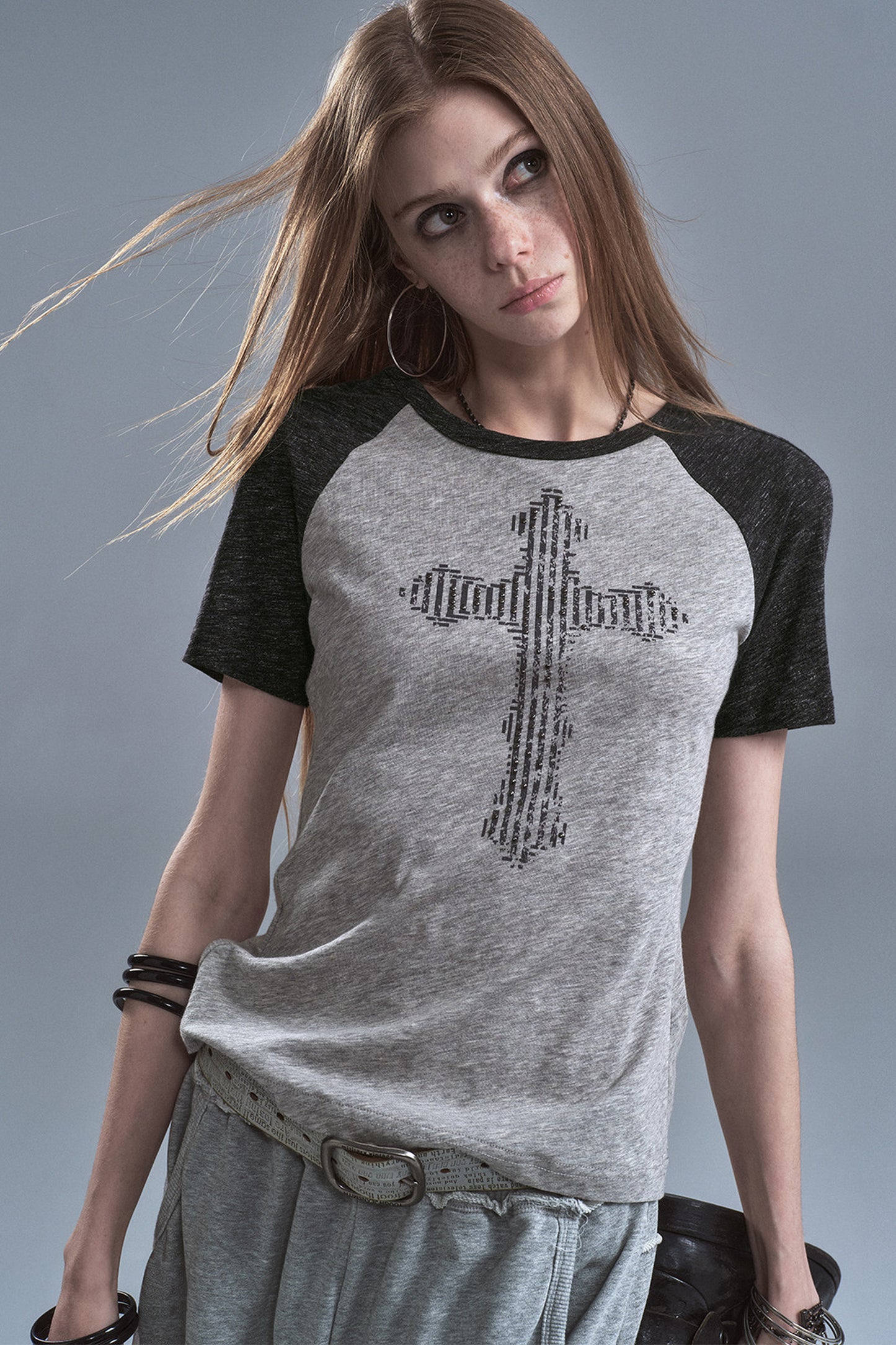 Oberteil aus Tencel mit Kreuz-Print
