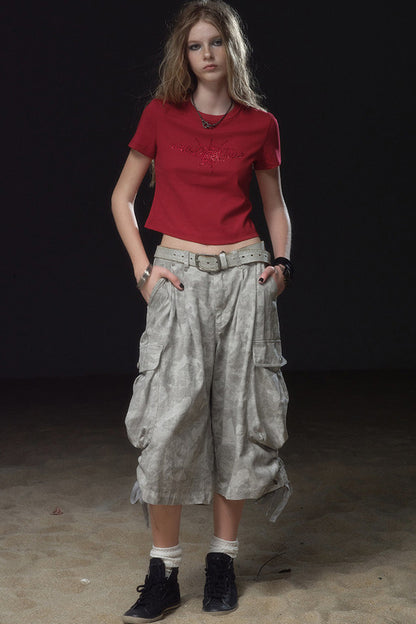 Pantaloni cropped mimetici multi-tasca