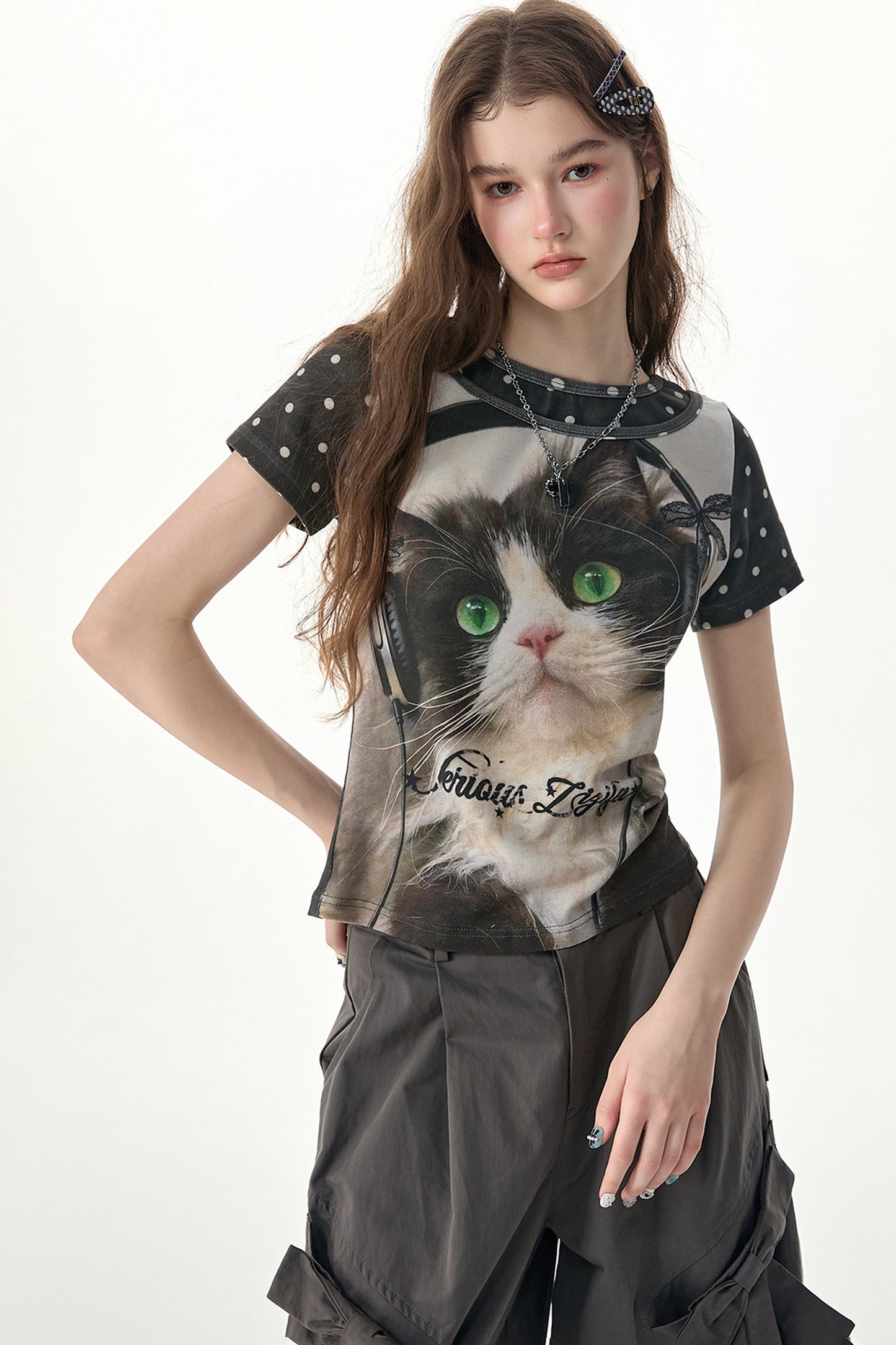 Gepunktetes Katzen-Kopfhörer-T-Shirt