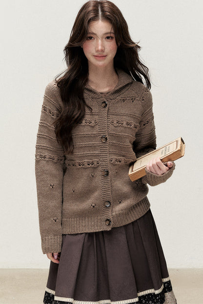 Dicke Strickjacke aus Haselnusswolle