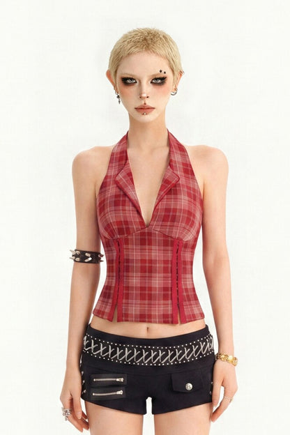 Top halter rosso a quadri con profondo scollo a V