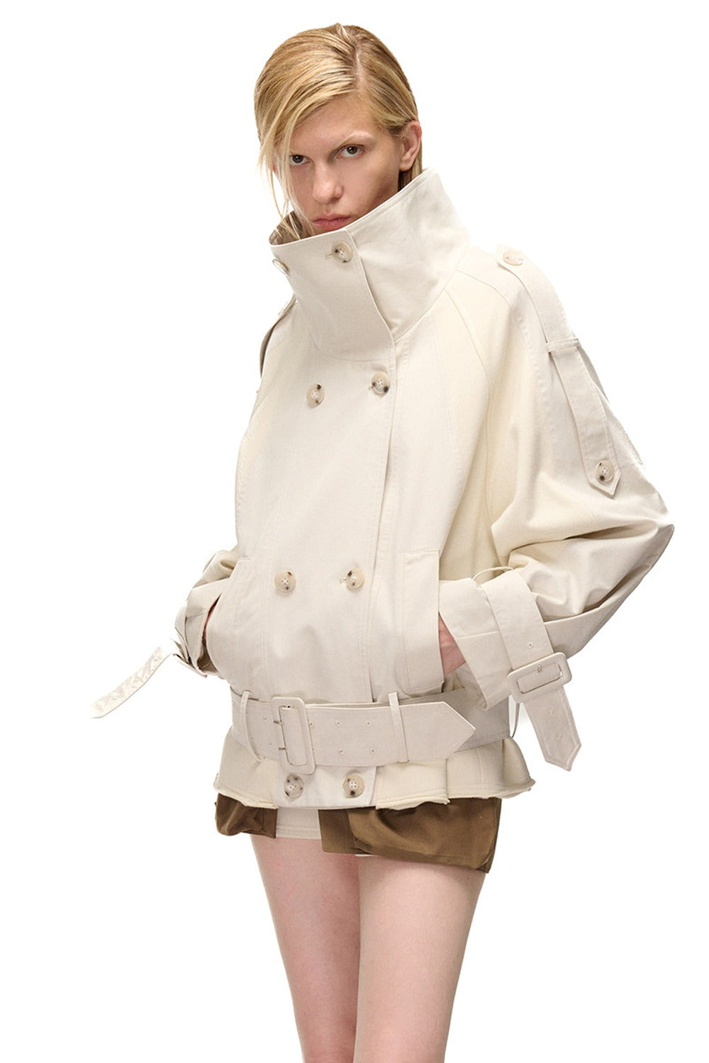 Kurzer Trenchcoat im Patchwork-Stil