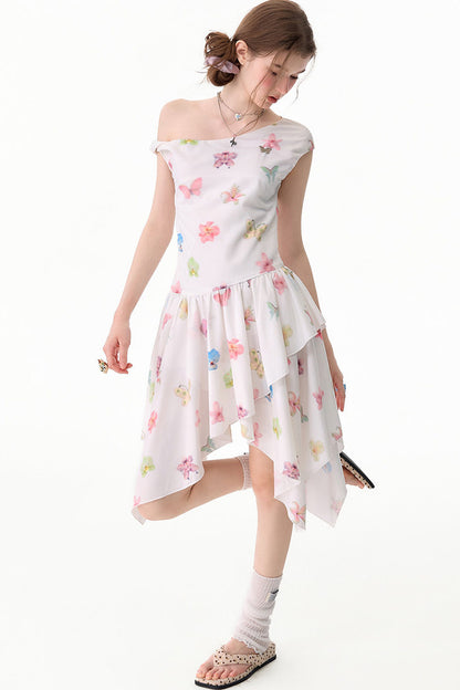 Schulterfreies Kleid mit Schmetterlings- und Blumenmuster und asymmetrischem Saum