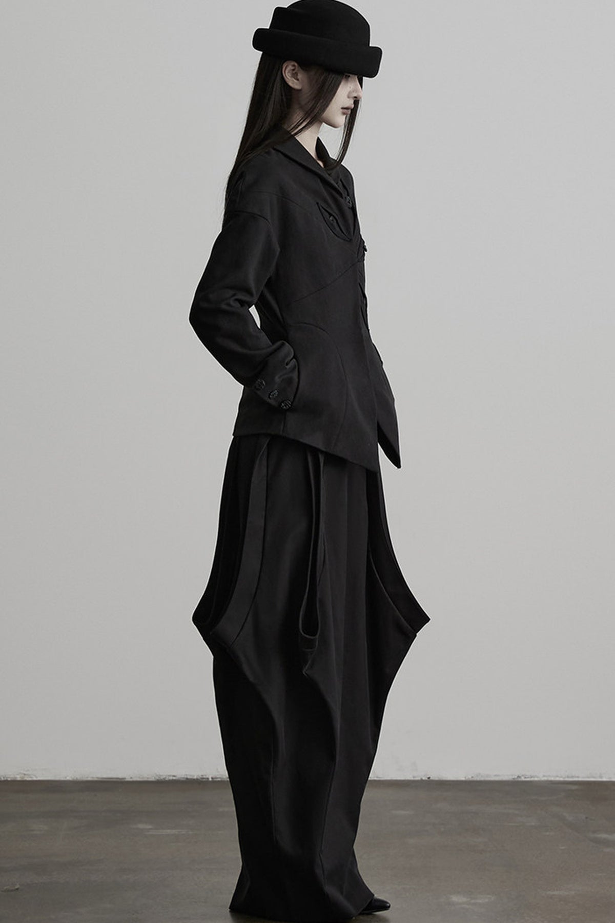 Deconstructed Button-Eye Collar Jacket