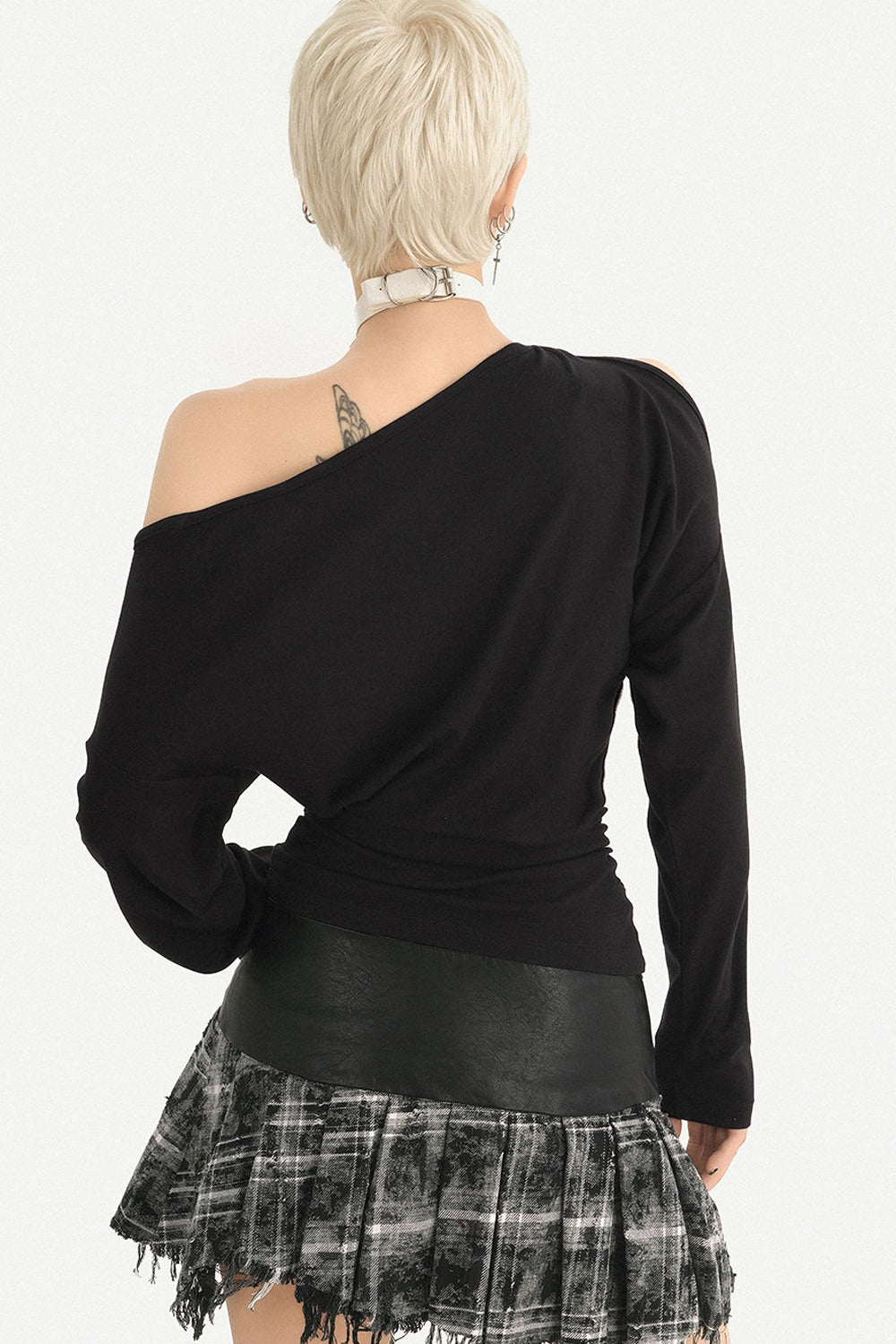 T-shirt con spalle scoperte e stampa lettering