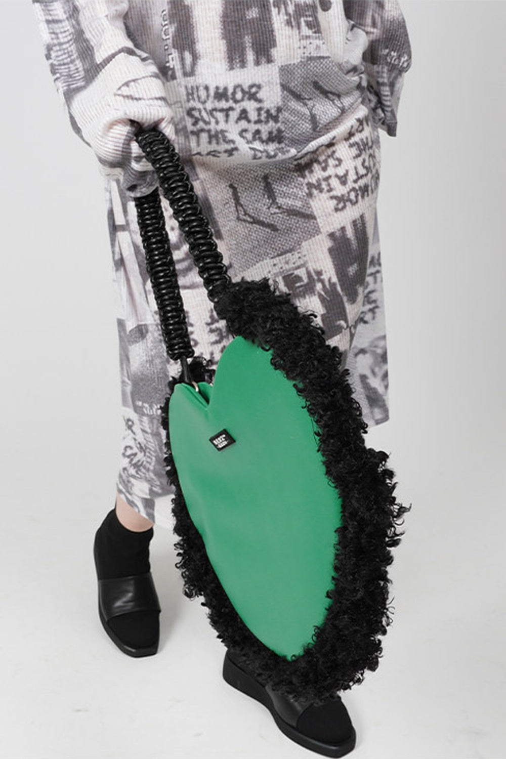 Sac bandoulière sous le bras tissé moelleux en forme de cœur