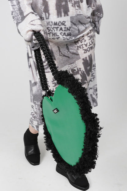 Sac bandoulière sous le bras tissé moelleux en forme de cœur