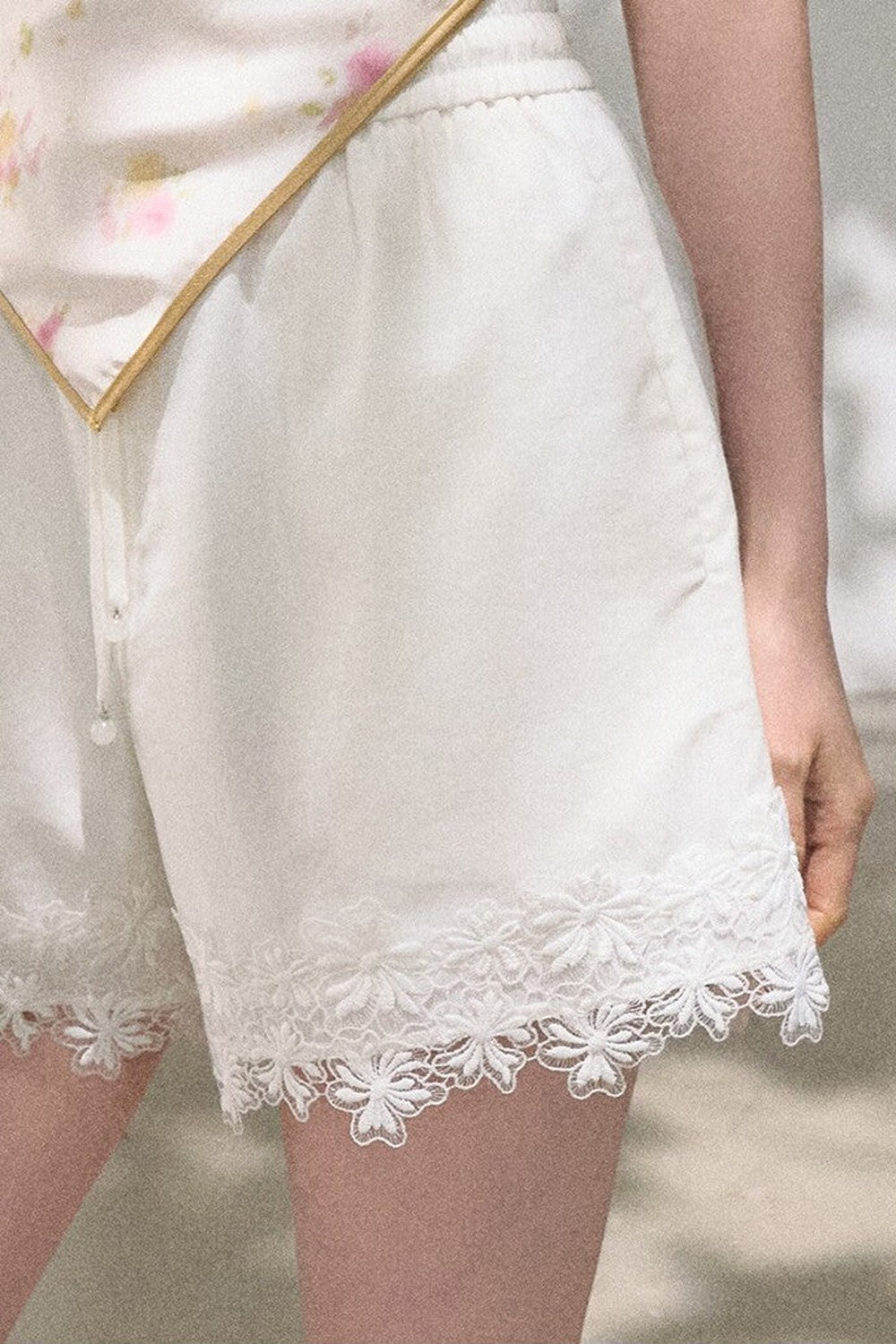 Cropped Wide-Leg Lyocell Lace Pants
