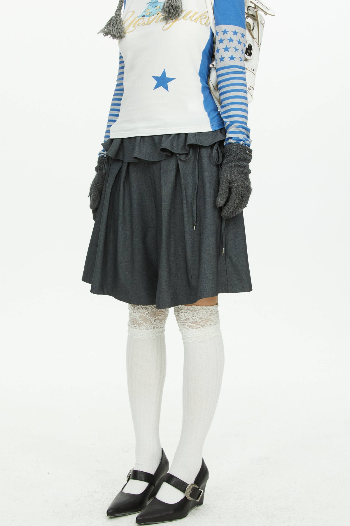 Short taille en dentelle à jambes larges gris