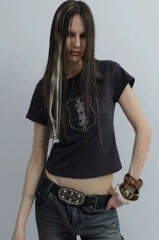 Kurzes Strass-T-Shirt im Y2K-Stil