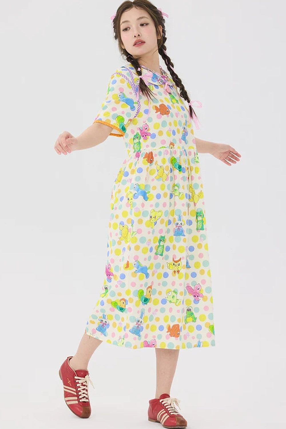 Robe blanc cassé à pois et graffiti