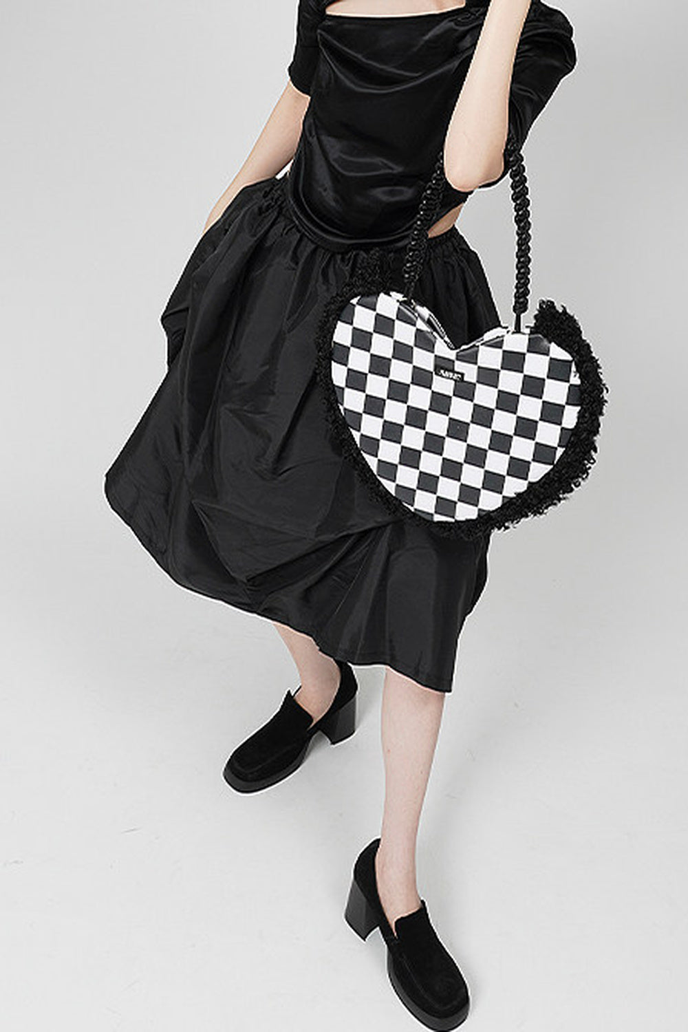 Sac bandoulière sous le bras tissé moelleux en forme de cœur