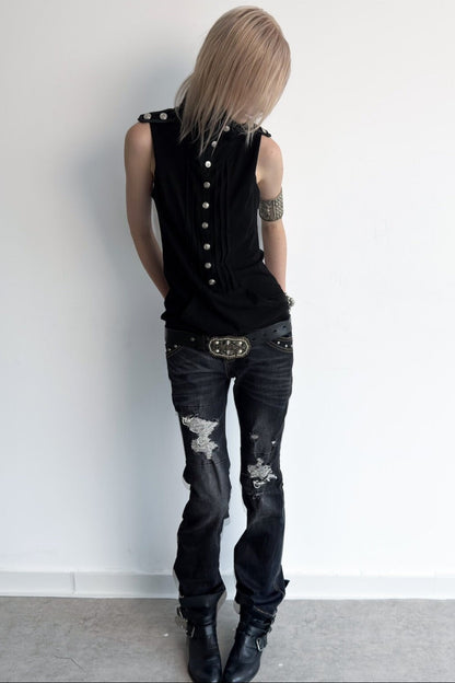 Top smanicato stile felpa con cappuccio con bottoni metallici